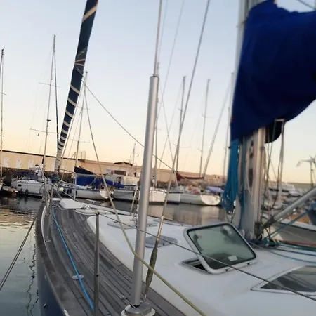 Botel Erima *