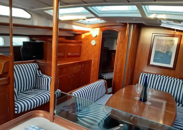 Botel Erima Puerto Calero