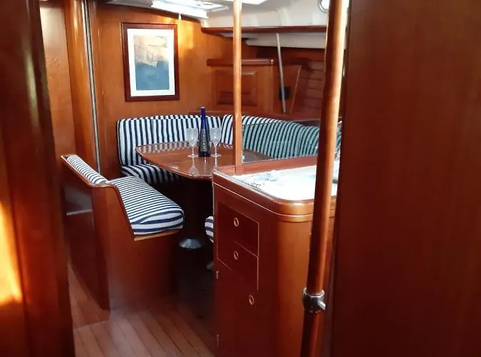 Erima Botel Puerto Calero