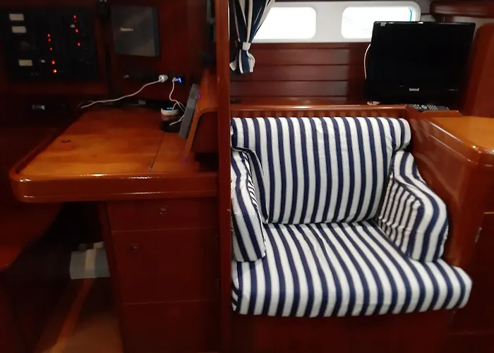 Botel Erima Puerto Calero