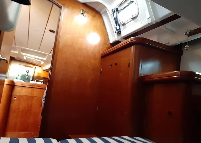 Botel Erima Puerto Calero