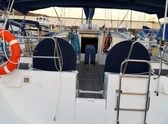 Erima Botel Puerto Calero