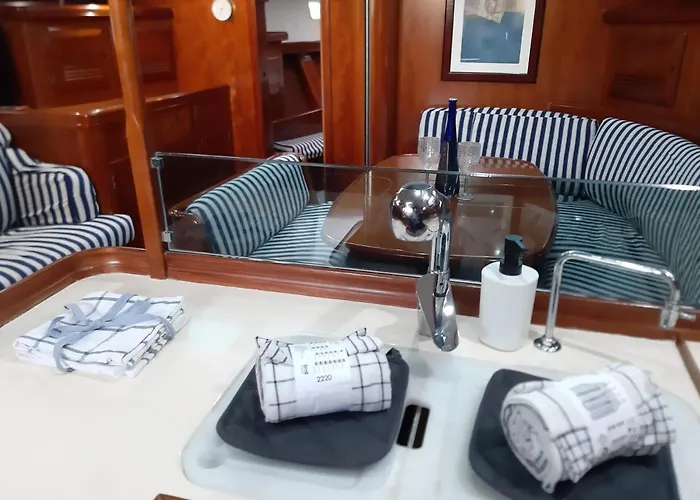 Erima Botel Puerto Calero