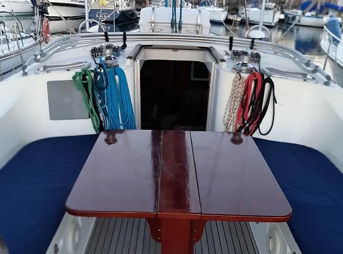 Botel Erima Puerto Calero