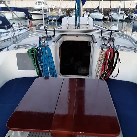 Erima Botel Puerto Calero