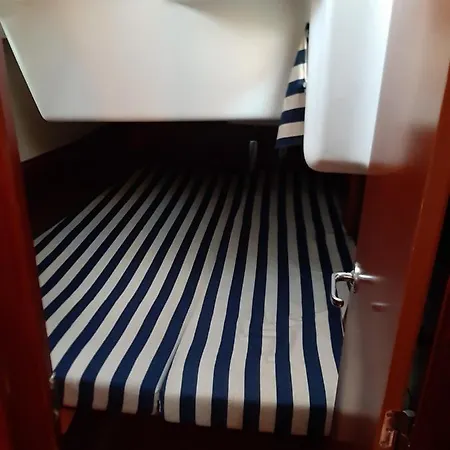 Botel Erima Puerto Calero