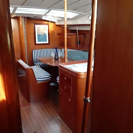 Erima Botel Puerto Calero